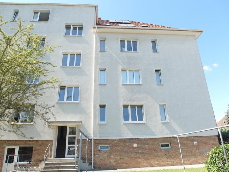 Ab September 2026 oder später: Kleine 2-Zimmer-Singlewohnung mit sep. Küche und Dusche im 1.OG